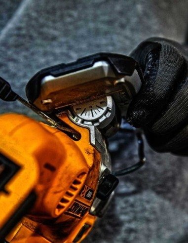 Sierra de Calar DeWALT DCS334NT...