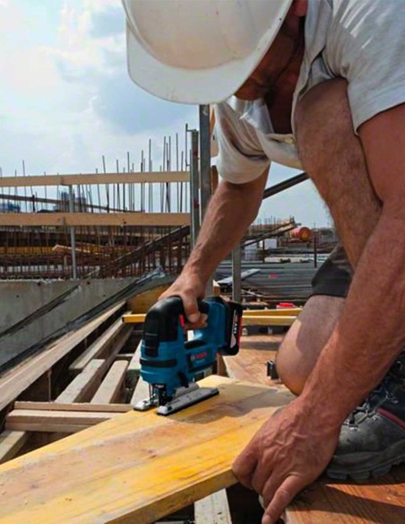 Sierra de Calar BOSCH GST 18 V-LI B (Cuerpo solo)