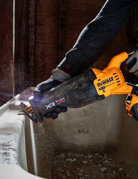 Sierra Sable DeWALT DCS386NT (Cuerpo solo + TSTAK VI)