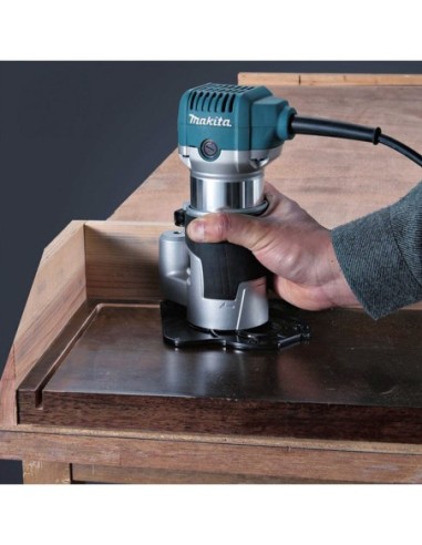 Fresadora MAKITA RT0700CX2 (710 W)