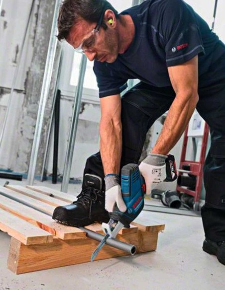 BOSCH Kit 18V BK403BAG (GSA 18 V-LI C + GST 18 V-LI S + GKS 18 V-LI + GSB 18V-21 + 2 x 4,0 Ah + GAL18V-40 + Bolsa)