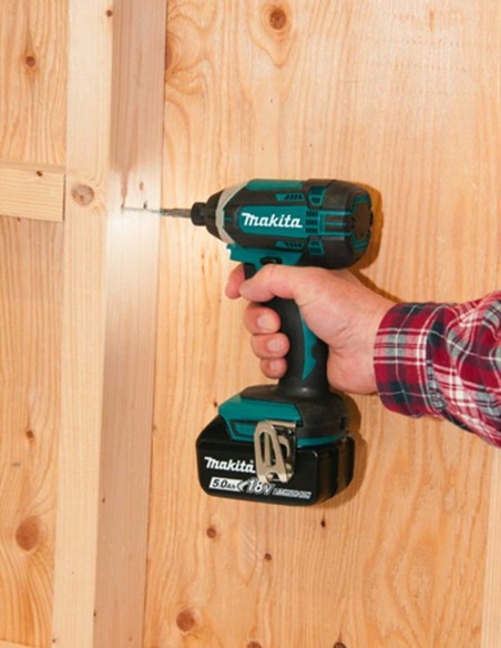 Atornillador de Impacto MAKITA DTD152Z (Cuerpo solo)
