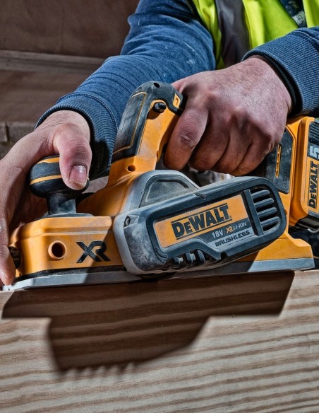 Cepillo DeWALT DCP580P2T (2 x 5,0 Ah + DCB115 + TSTAK VI)