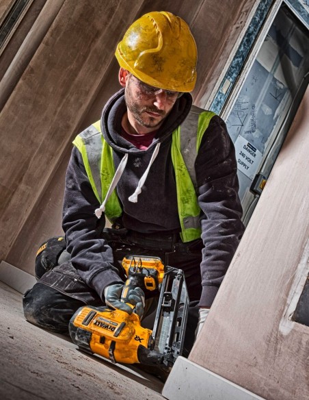 Clavadora DeWALT DCN660N (Cuerpo solo)